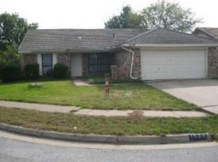 1534 Twin Post Dr, Arlington, TX 76014