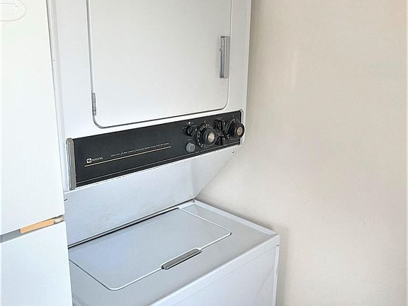 4th image of 707 Strand St APT 4