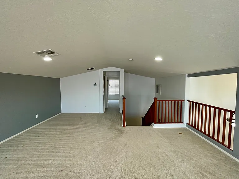 17027 W Hammond St — Photo 28