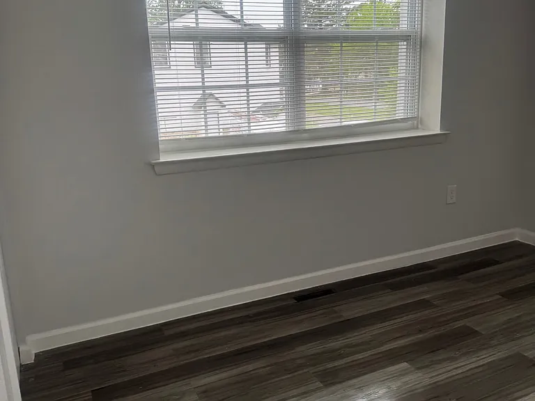 411-415 N Bend Rd #K — Photo 2