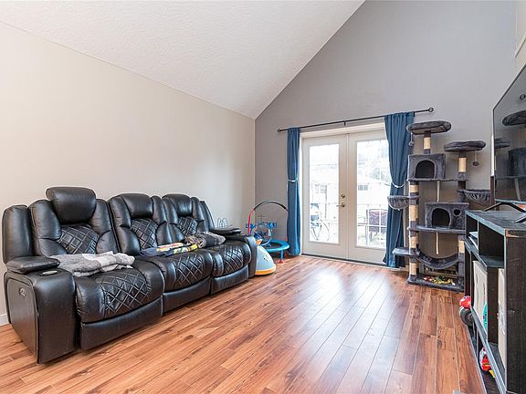 4th image of 2945 Golden Spike Pl