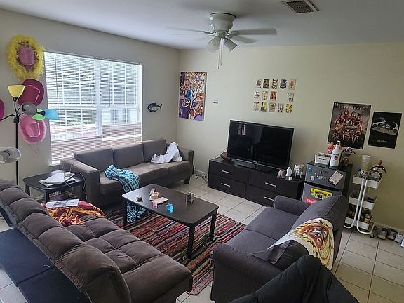 2nd image of 836A W Georgia St