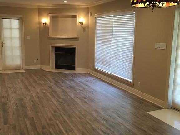 3rd image of 412 N Louise St APT 1