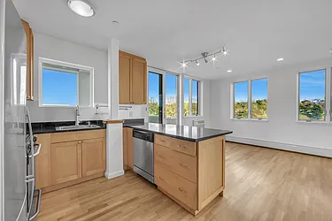 811 Fifth Avenue, #602