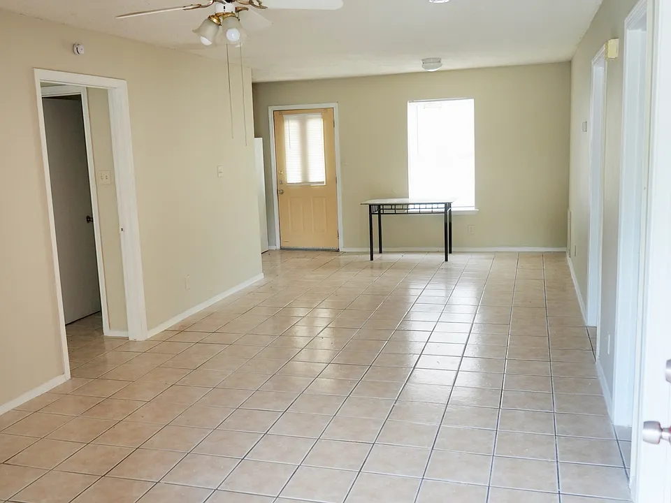 6326 Queens Castle #1
