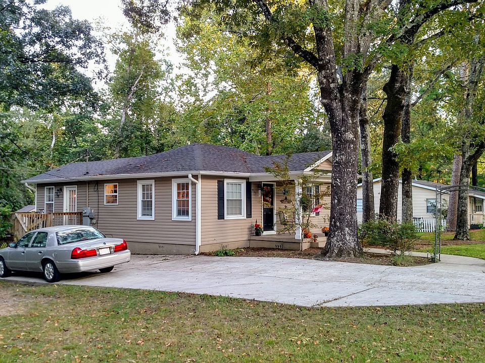 2nd image of 925 18th St