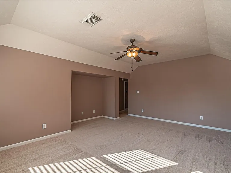 7431 Riven Oaks Ct — Photo 36