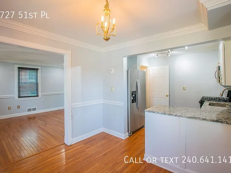 9727 51st Pl — Photo 7