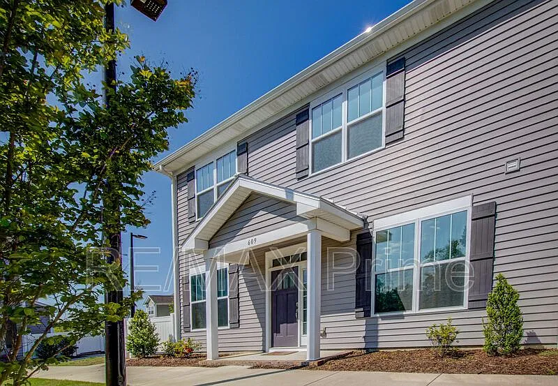 609 Fishers Ct