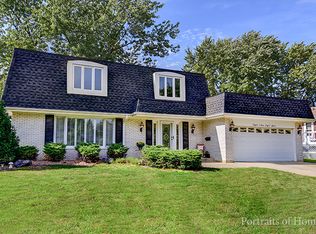 8S184 Washington St, Darien, IL 60561