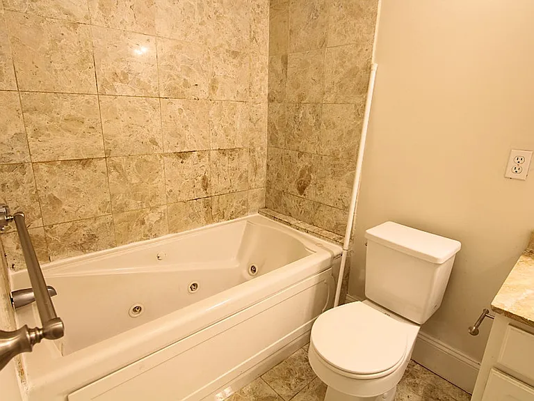 25 Aspinwall Ave #1C — Photo 4