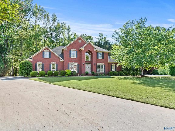 3rd image of 107 Long Creek Dr