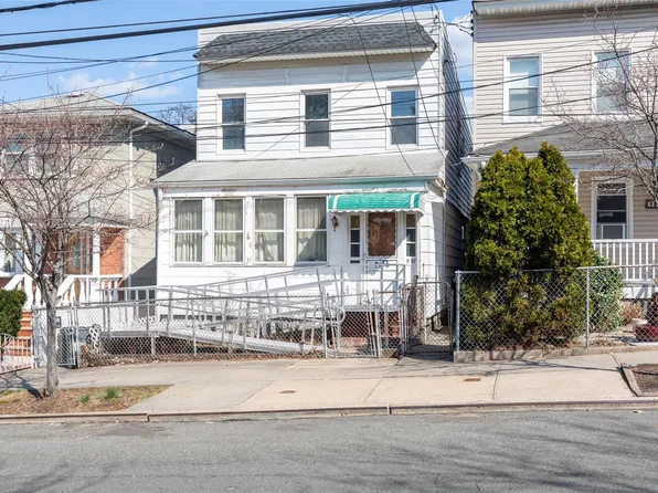 937 College Point Blvd, College Point, NY 11356