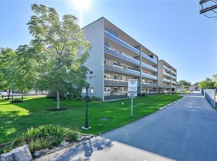 510 Queenston Rd #404, Hamilton, ON L8K1J3