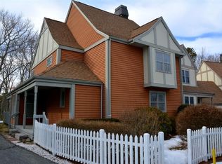 5 Village Green Cir #5, Mashpee, MA 02649