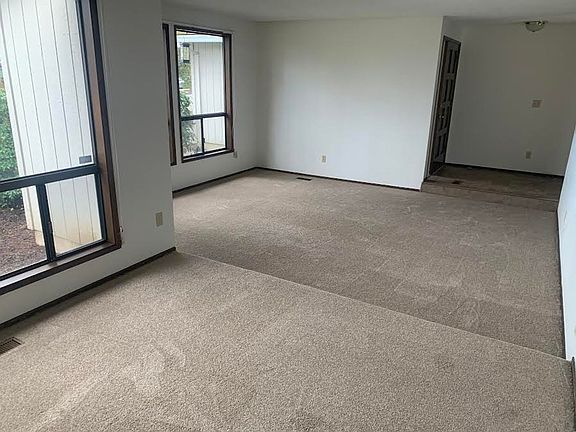 5th image of 9635 SW Robbins Dr