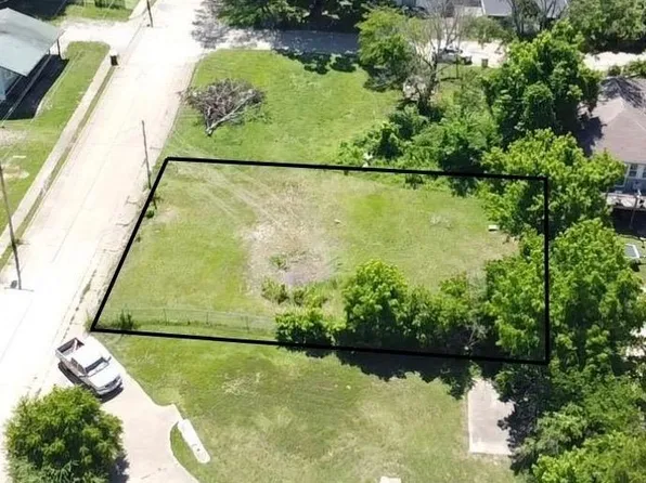 10 Alexander St, Van Buren, MO 63965