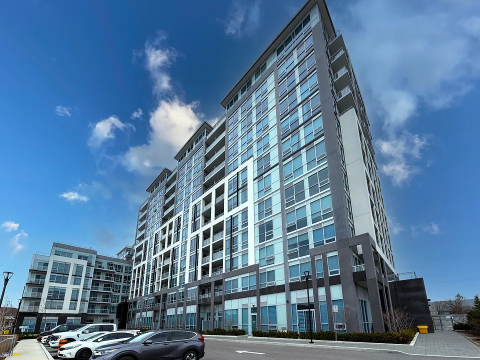 1050 Main St E #321