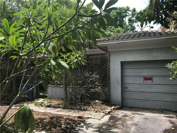 15802 3rd St E, Redington Beach, FL 33708