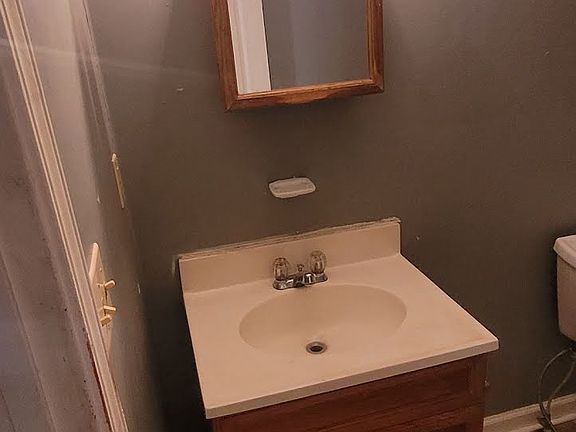2nd image of 107 Orange St