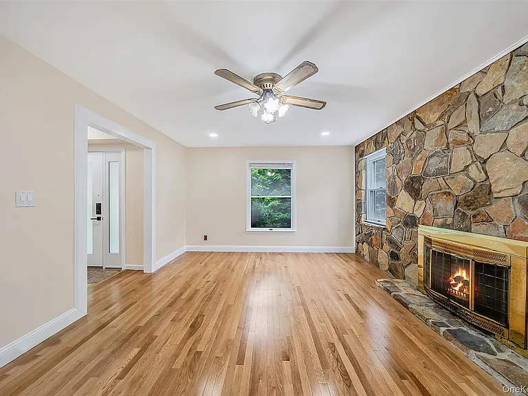 2 Berkeley Pl — Photo 5