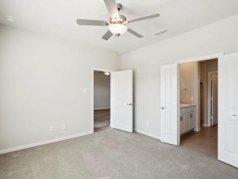 808 Leavenworth Dr — Photo 15