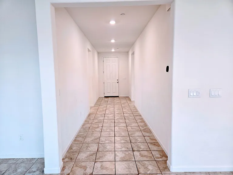 478 Telegraph St — Photo 4