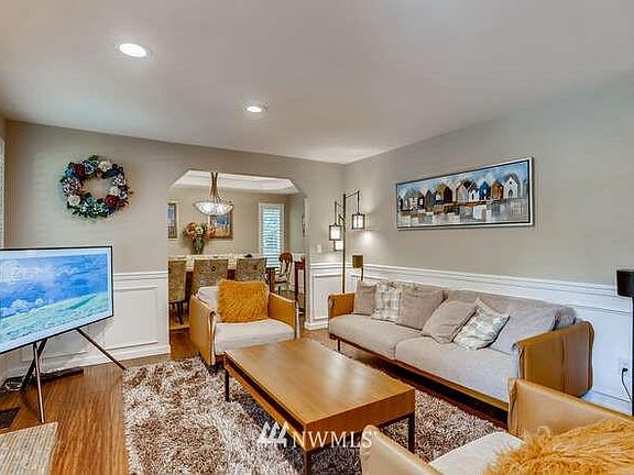 4th image of 21629 NE 18th Pl