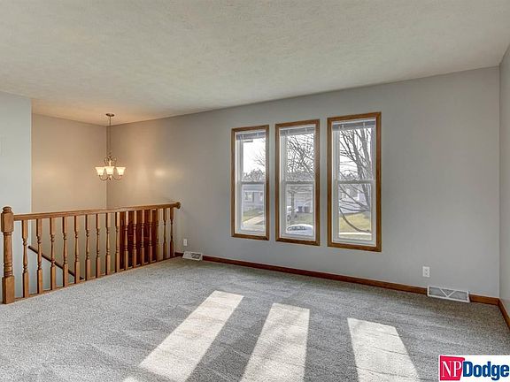 5th image of 4934 Logan Ln