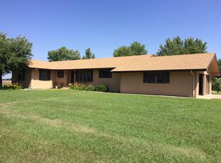 6716 202nd Rd, Winfield, KS 67156