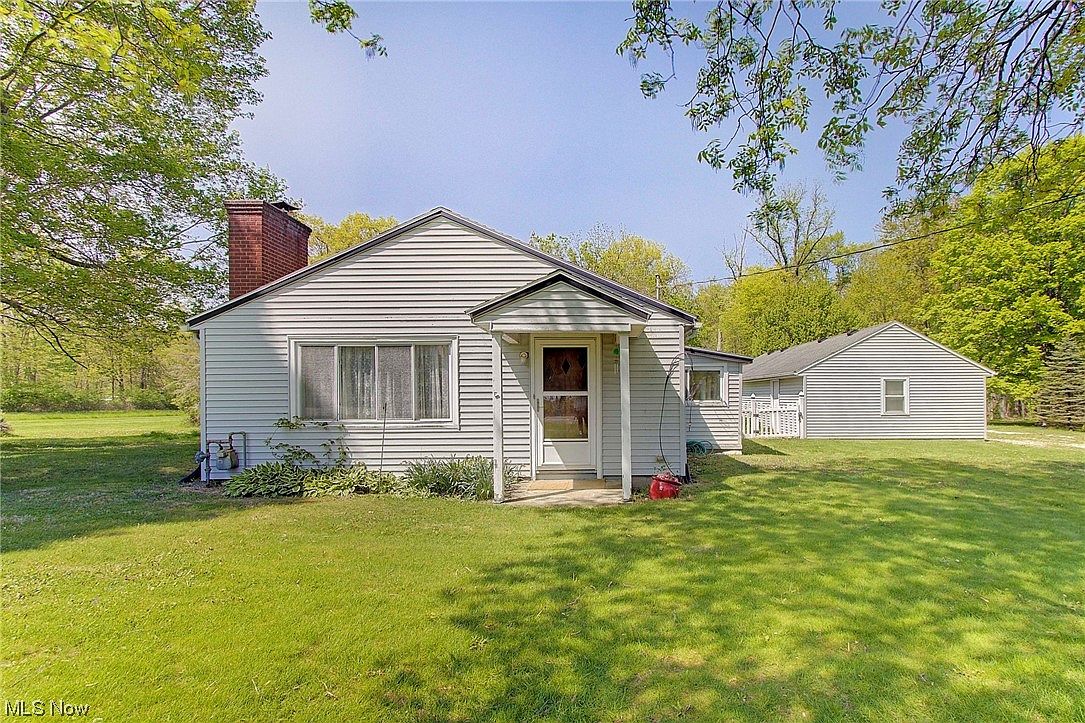 1633 Mount Pleasant St NE, Canton, OH 44721 | Zillow