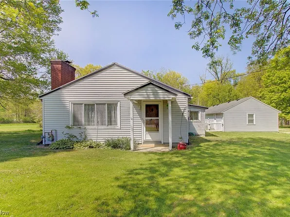 1633 Mount Pleasant St NE, Canton, OH 44721