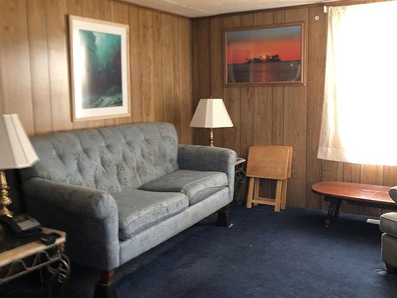 3rd image of 627 Sara Dr