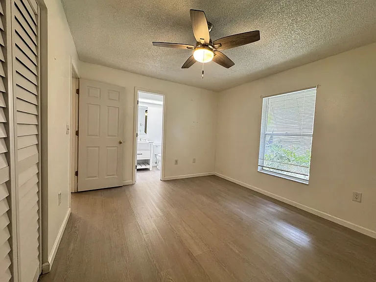 5368 Royal Palm Ave — Photo 12