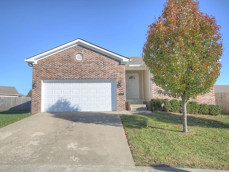 1st image of 704 Lac Ct