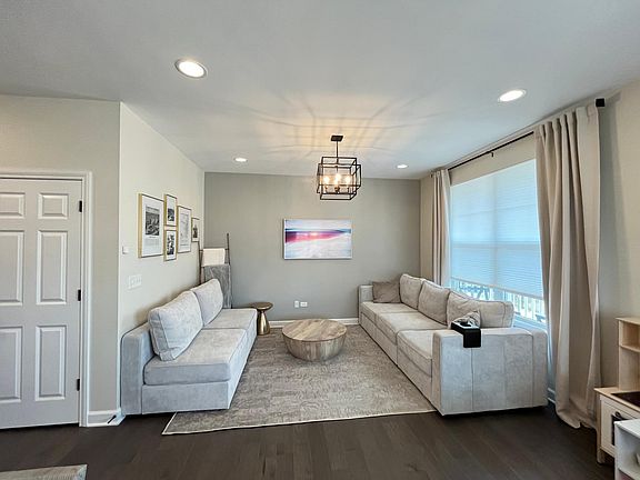 5th image of 442 Ashley Ave