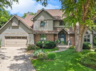 407 Fairbrook Ct, Waunakee, WI 53597
