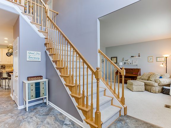 3rd image of 26 Sassafras Ln
