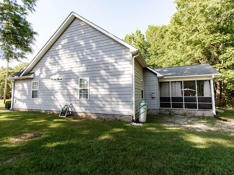 235 Sellhorn Blvd — Photo 27