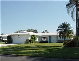 5th image of 3321 Village Green Dr