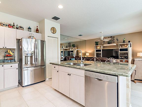5th image of 86 Satinwood Ln