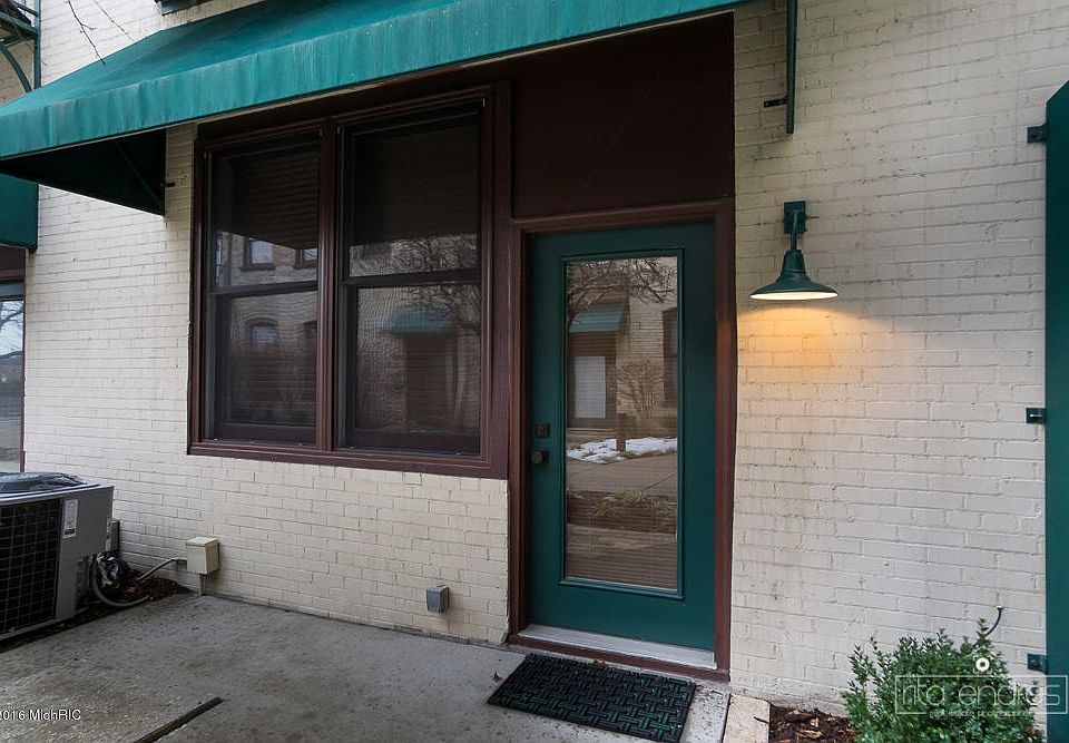 1st image of 110 N Harbor Dr Unit 109