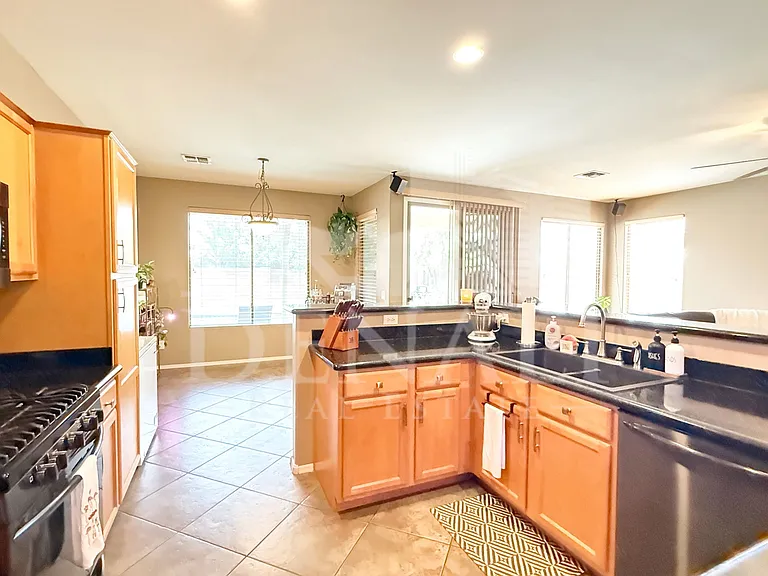 3622 E Morning Star Ln — Photo 9