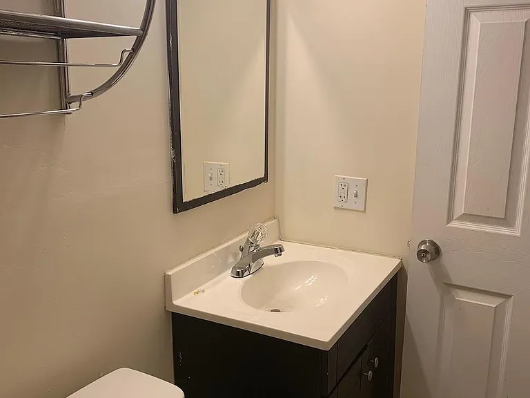 2513 N Southport Ave #A — Photo 13