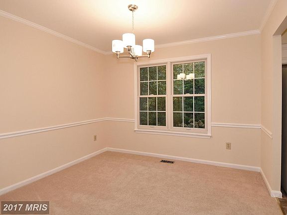 5th image of 10513 Cambridge Ct