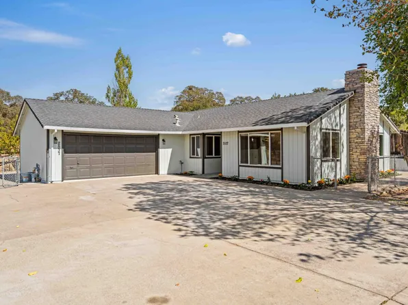2537 Holmquist Ln, Valley Springs, CA 95252