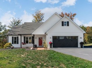 51 Valley Manor Dr, Staunton, VA 24401