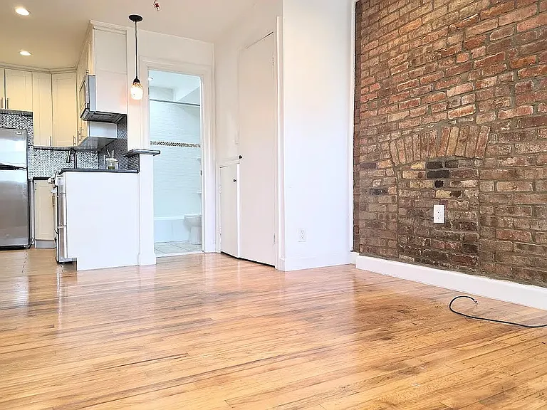147 Columbia St #A — Photo 1