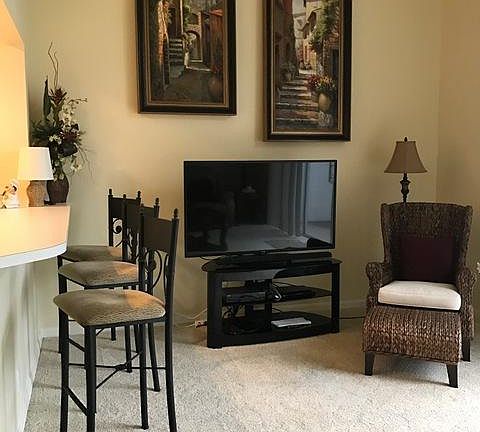 5th image of 10107 N Military Trail