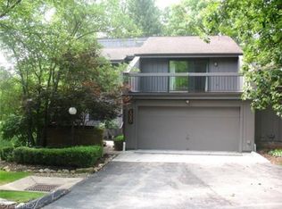 1020 Canyon View Rd, Northfield, OH 44067